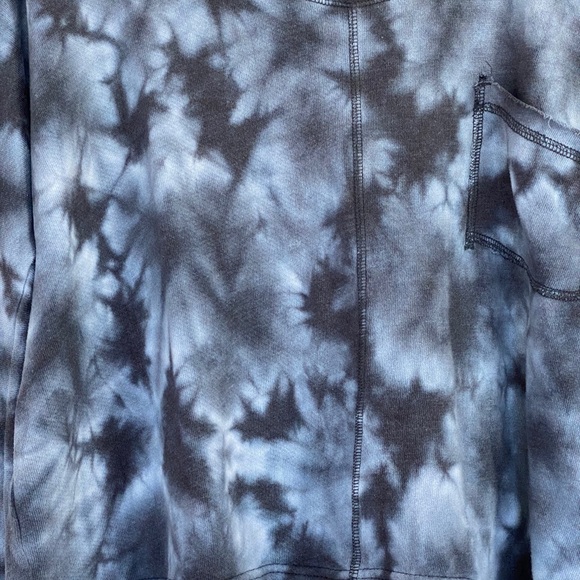 Billabong Tie-Dye Distressed Sweater Size M - Picture 3 of 8